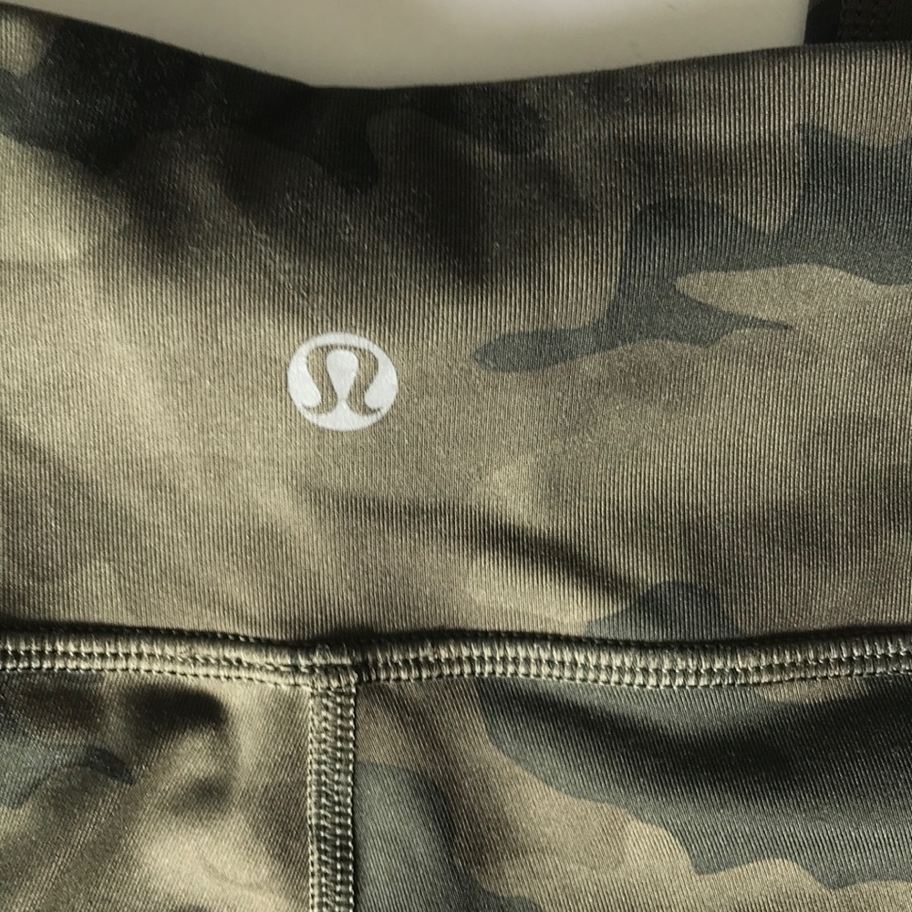 Lululemon RARE Crop Leggings Green Camo 2 pocket - Picture 6 of 8